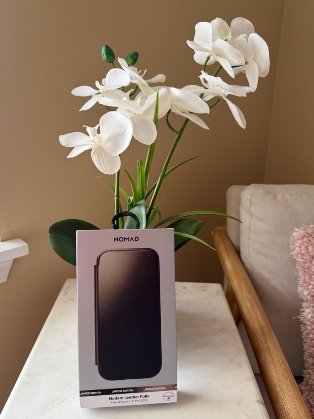 Nomad Modern Leather Folio Case - iPhone 16 Pro - Green Chrome